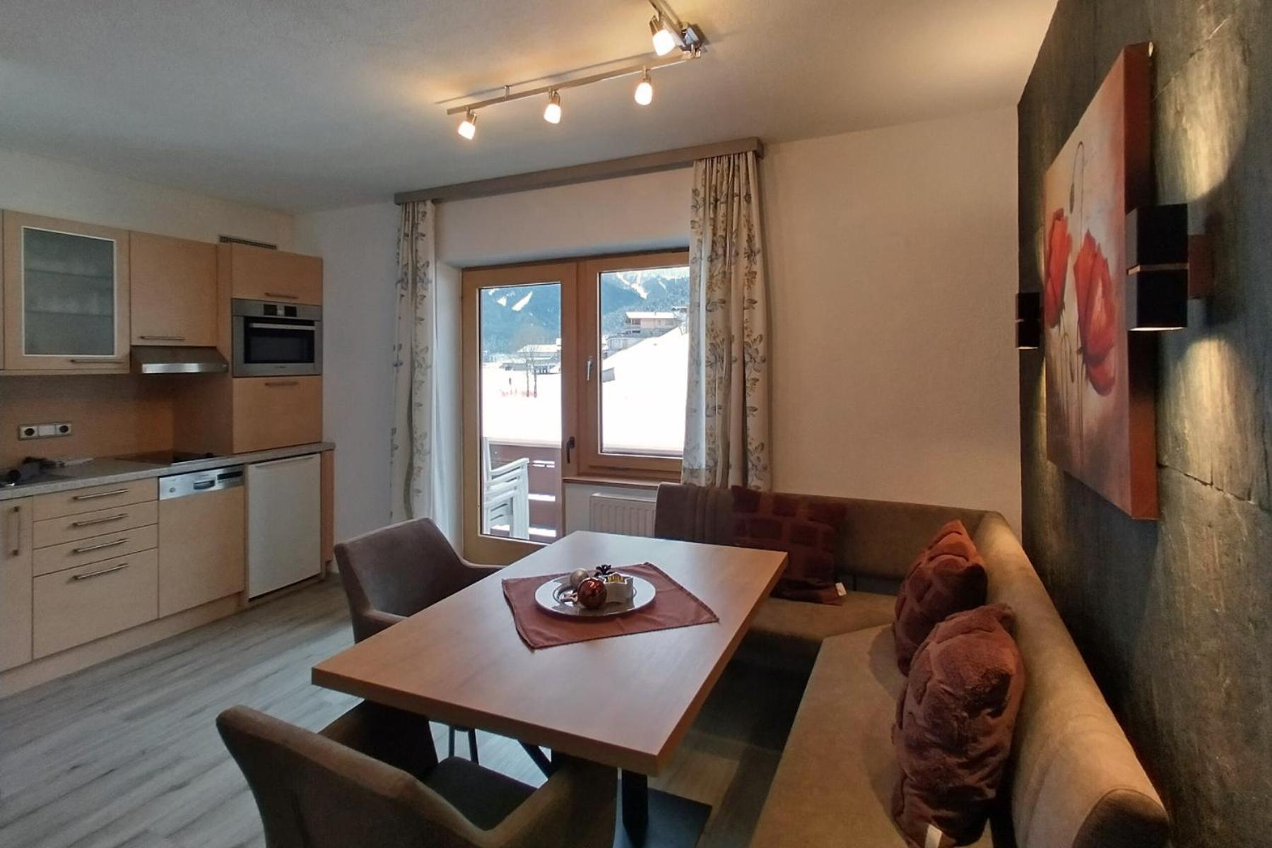 Haus Enzian Apartment Lermoos Bagian luar foto